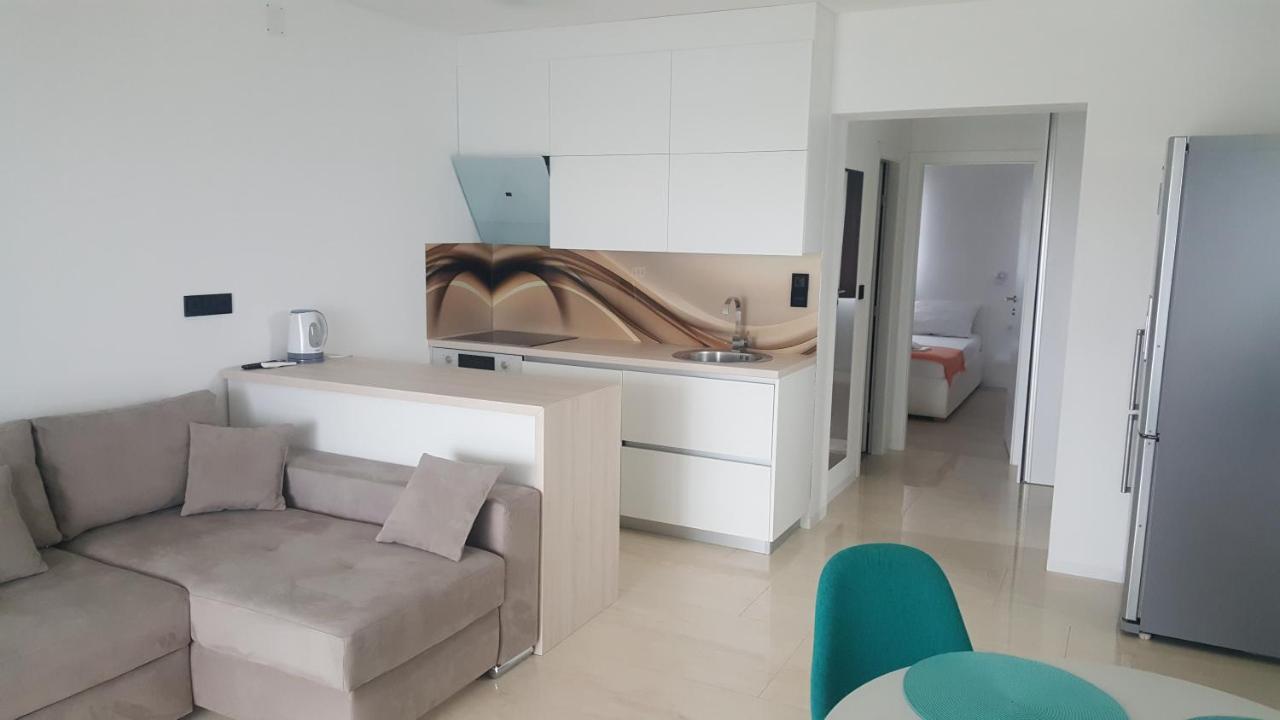 Mayana Apartment Cesarica Bagian luar foto