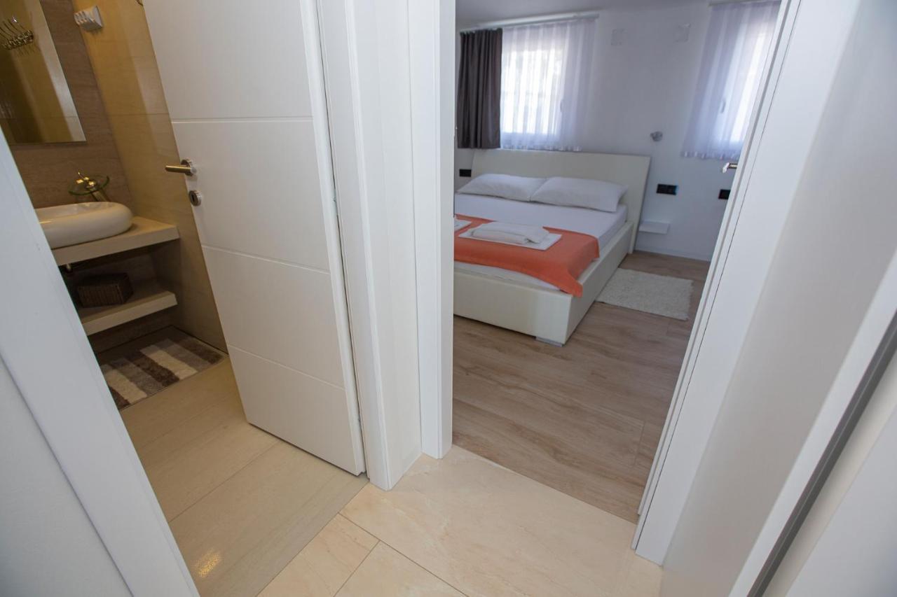 Mayana Apartment Cesarica Bagian luar foto
