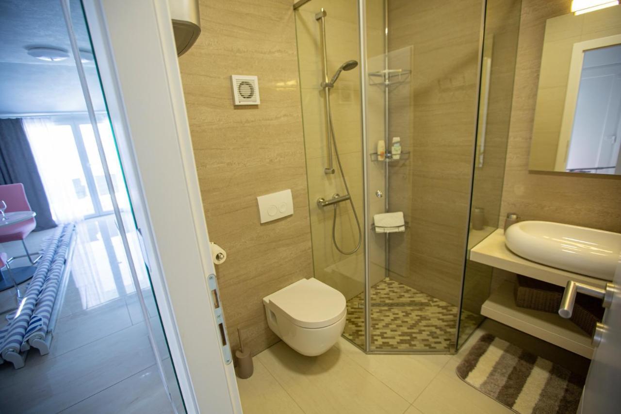 Mayana Apartment Cesarica Bagian luar foto