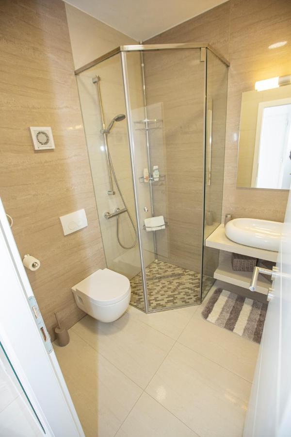 Mayana Apartment Cesarica Bagian luar foto