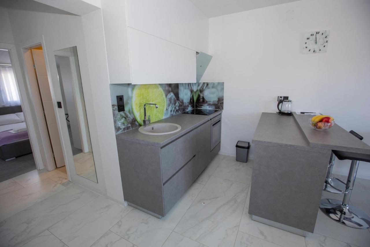 Mayana Apartment Cesarica Bagian luar foto