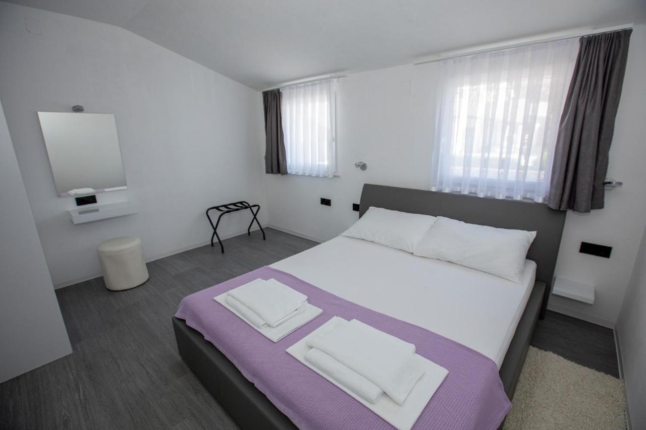 Mayana Apartment Cesarica Bagian luar foto