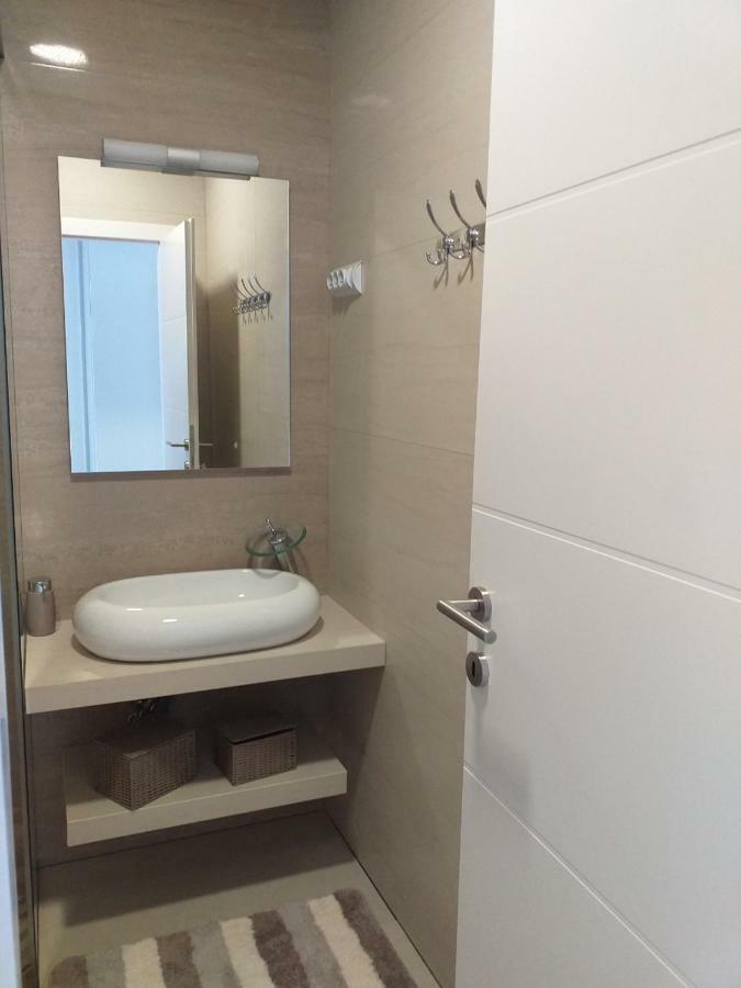 Mayana Apartment Cesarica Bagian luar foto