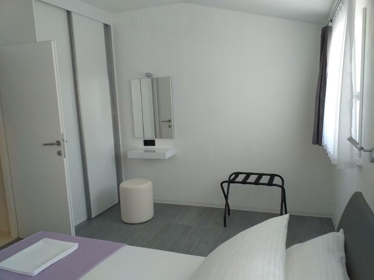 Mayana Apartment Cesarica Ruang foto