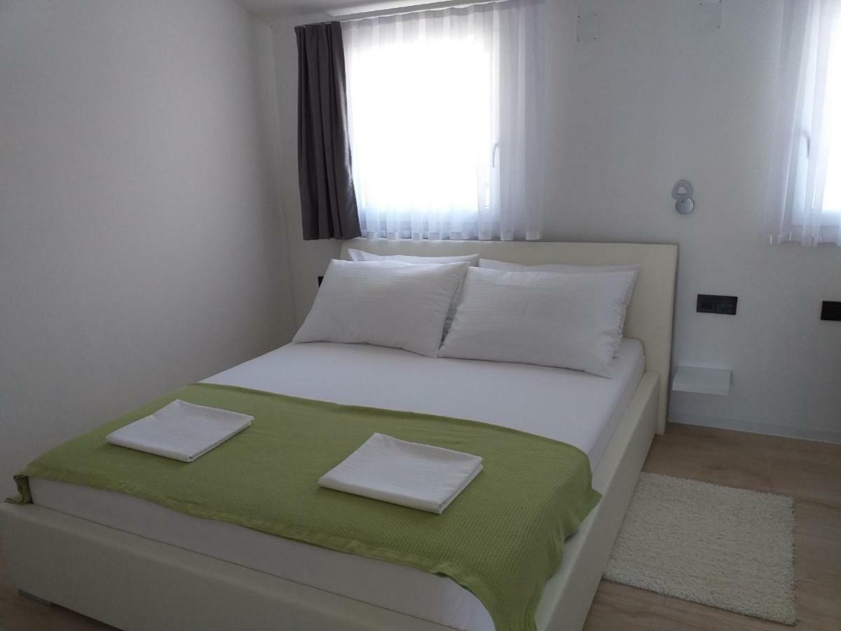 Mayana Apartment Cesarica Ruang foto